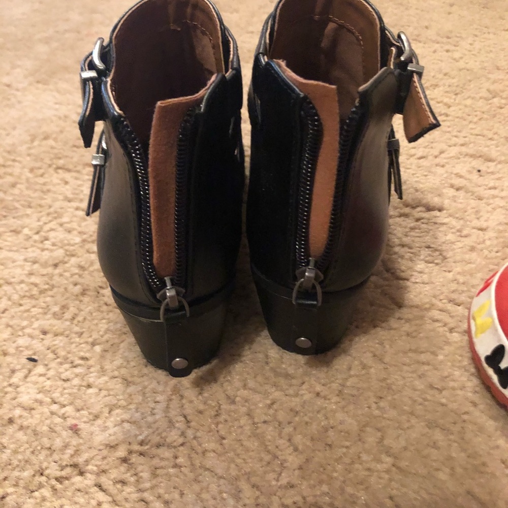 Booties - Picture 3 of 6
